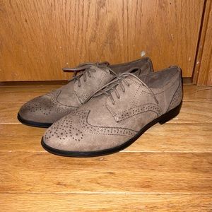 Womens Oxford dress shoes